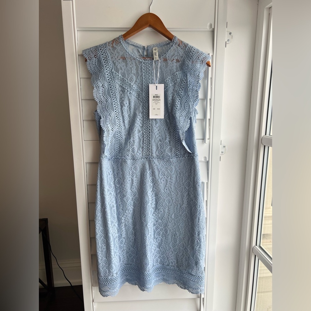 Blue lace dress size large NWT